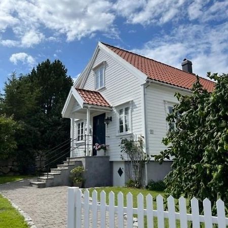 Апартаменты Hybel Med Bad Егерсунд Экстерьер фото